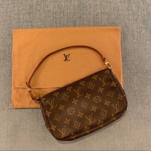 Authentic Louis Vuitton Pochette